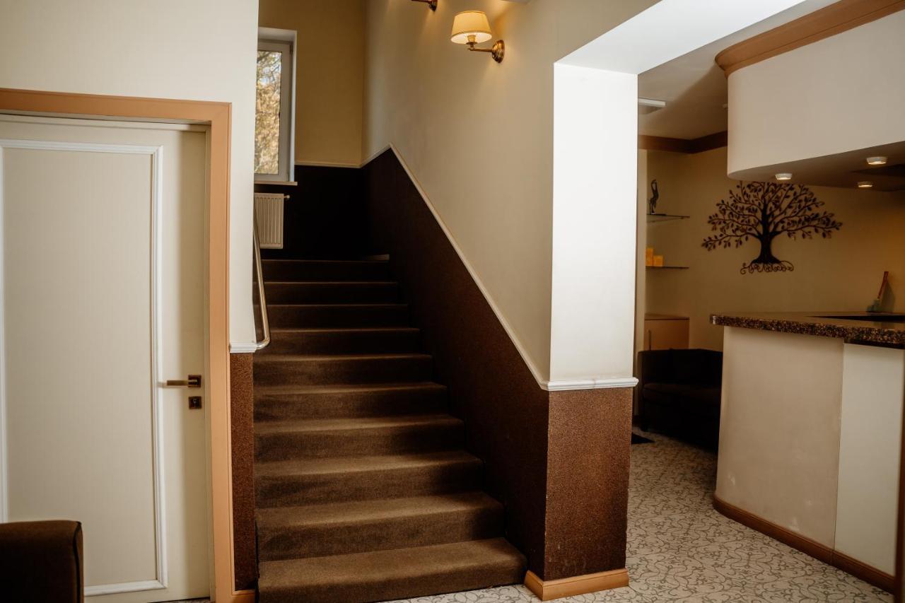Non-stop hotel Boryspilʼ Buitenkant foto
