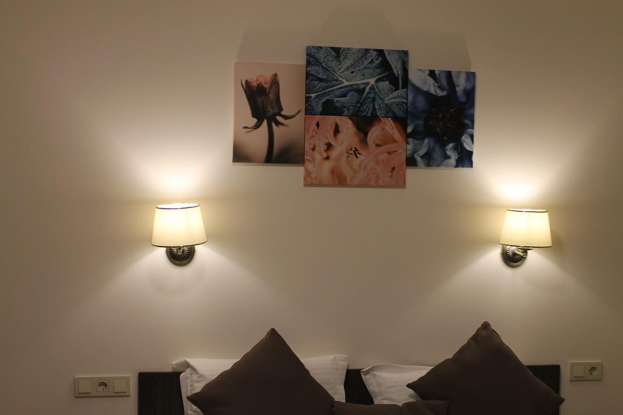 Non-stop hotel Boryspilʼ Buitenkant foto