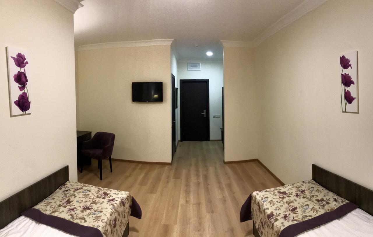 Non-stop hotel Boryspilʼ Buitenkant foto
