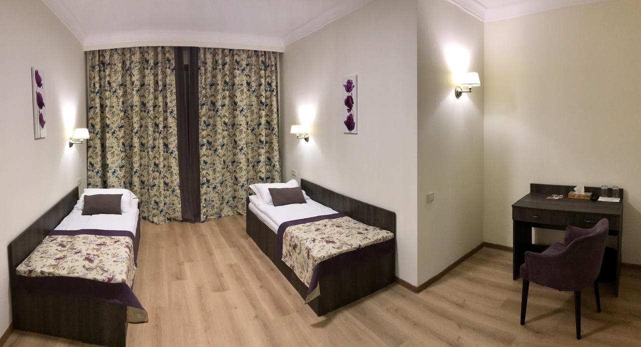 Non-stop hotel Boryspilʼ Buitenkant foto