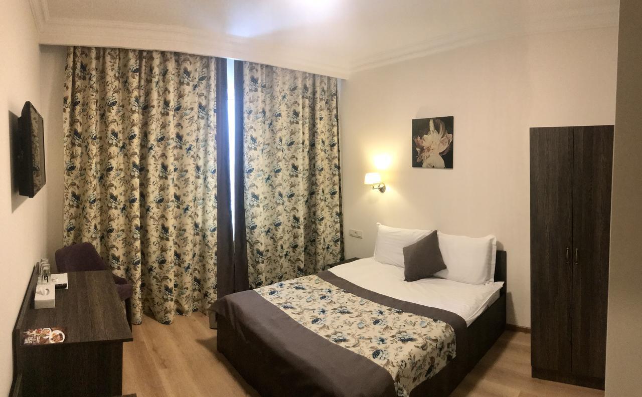 Non-stop hotel Boryspilʼ Buitenkant foto