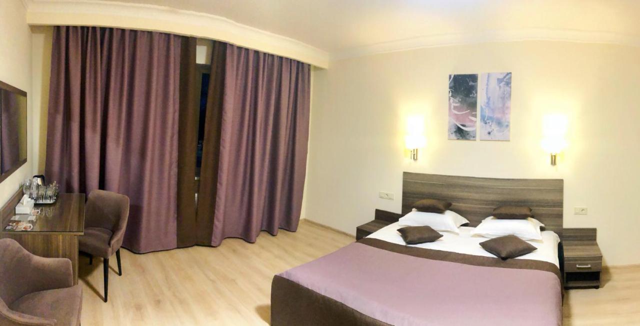 Non-stop hotel Boryspilʼ Buitenkant foto