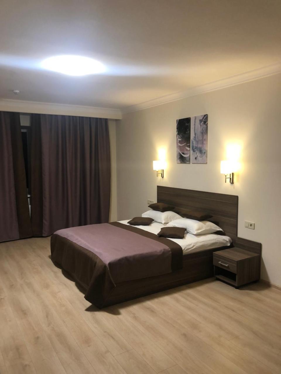 Non-stop hotel Boryspilʼ Buitenkant foto