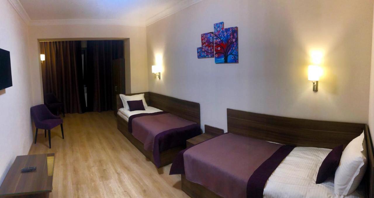 Non-stop hotel Boryspilʼ Buitenkant foto