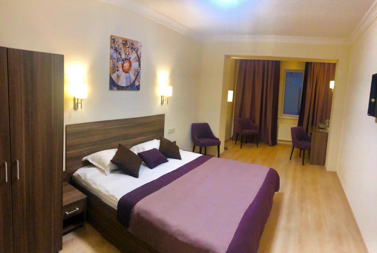 Non-stop hotel Boryspilʼ Buitenkant foto